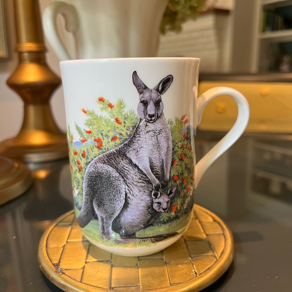 Maxwell Williams “Cashmere” Mug Animals of Australia  Kangaroo Bone China Mug